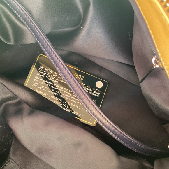 Chanel tote - Picture 15 of 16